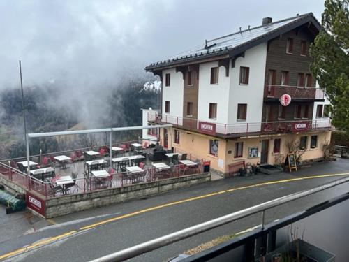 Hotel Restaurant Emshorn Oberems Exteriör bild