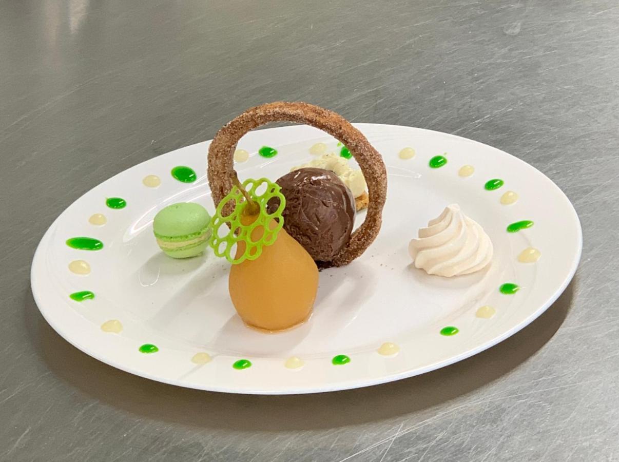 Hotel Restaurant Emshorn Oberems Exteriör bild