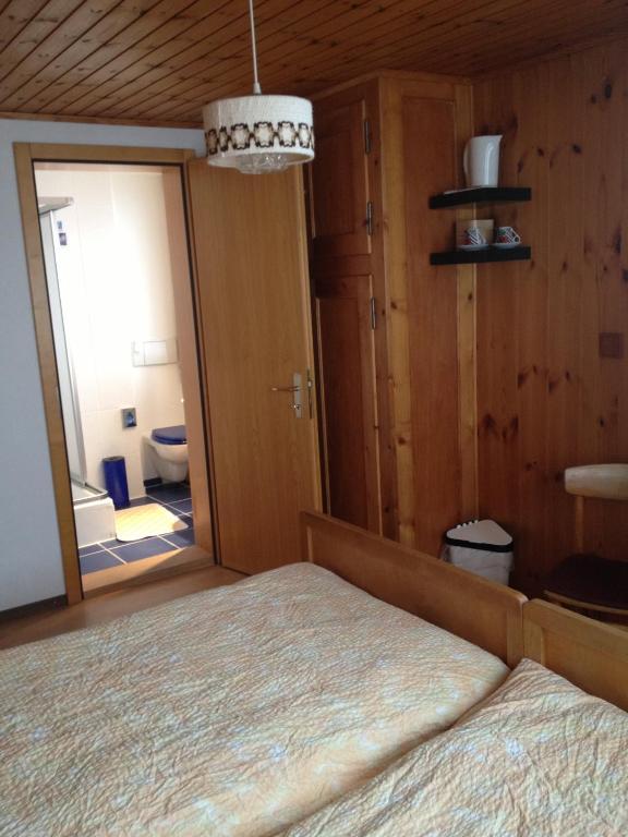 Hotel Restaurant Emshorn Oberems Rum bild