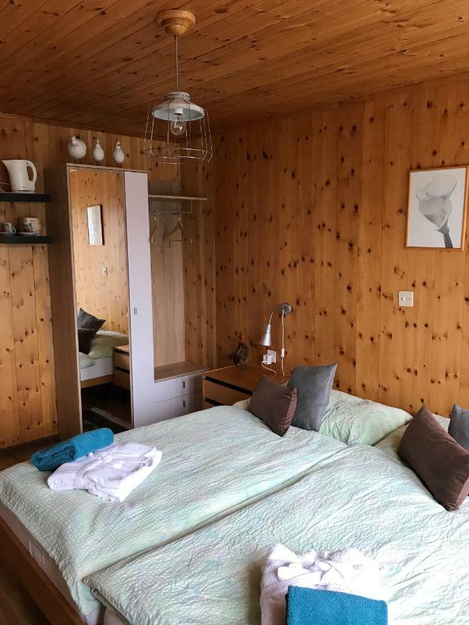 Hotel Restaurant Emshorn Oberems Exteriör bild